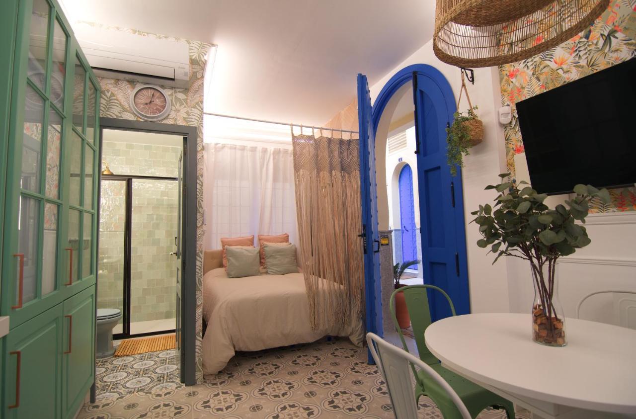 Mara'S Apartments Torremolinos La Mar - Beachfront Tiny House - Bajondillo Экстерьер фото