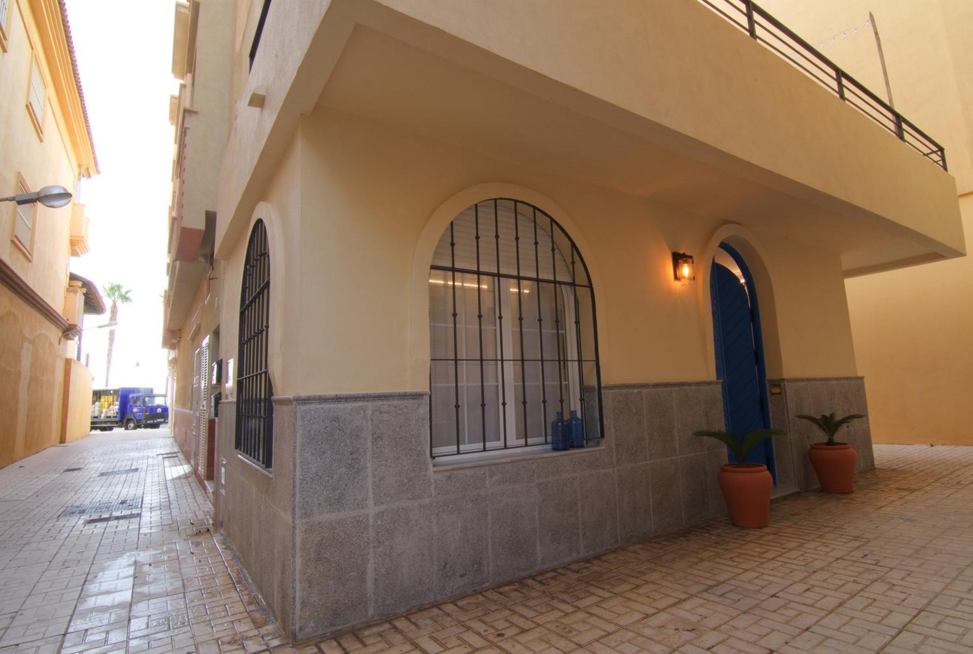 Mara'S Apartments Torremolinos La Mar - Beachfront Tiny House - Bajondillo Экстерьер фото